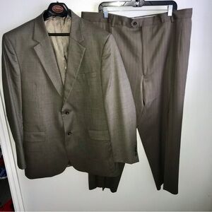Jos A Bank Suit 44R Brown Pin Stripes 100% Wool 2 Piece Pleated Pants Inseam 28”